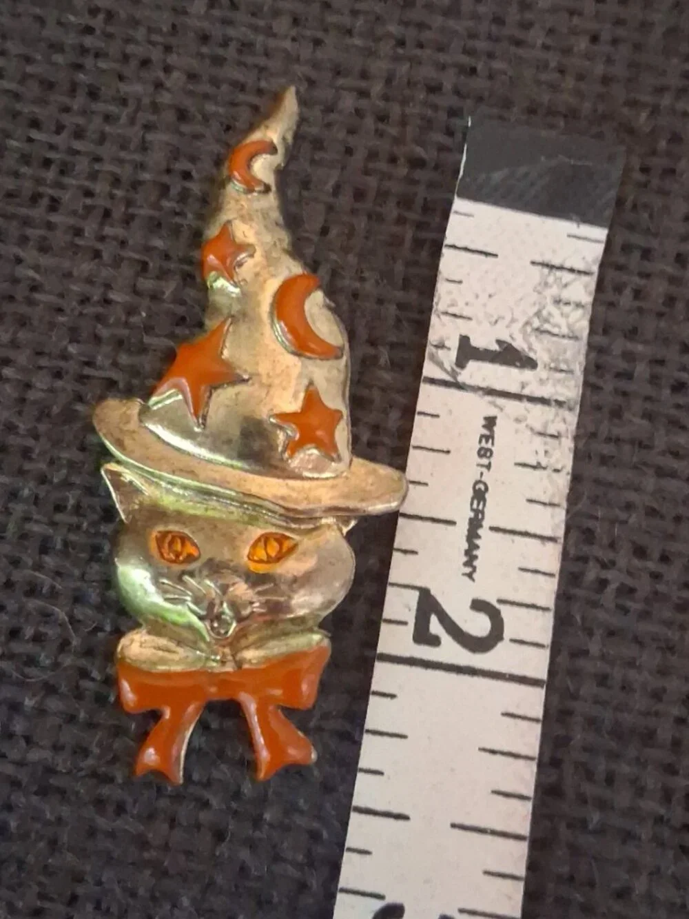 Vintage Halloween Enamel Cat Brooch Pin Witch Hat Bow